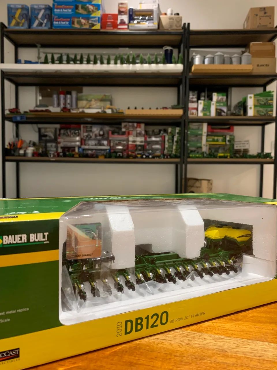Miniatura Plantadeira John Deere DB120 1/64  - Foto 3