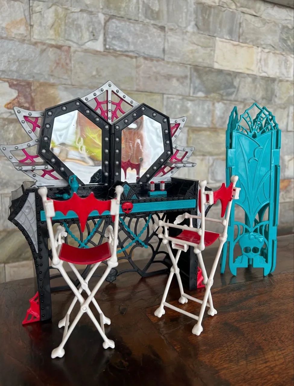 penteadeira monster high
