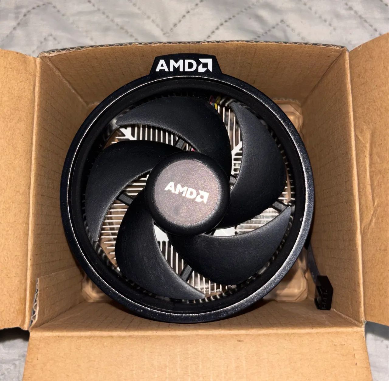 Ryzen 7 8700G - Foto 2