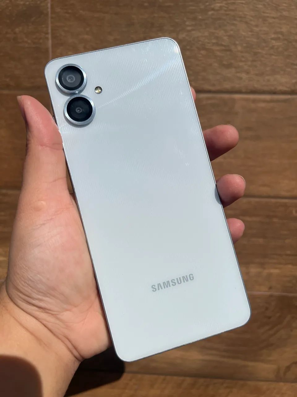 Celular Samsung A06, 128gb e 4 RAM