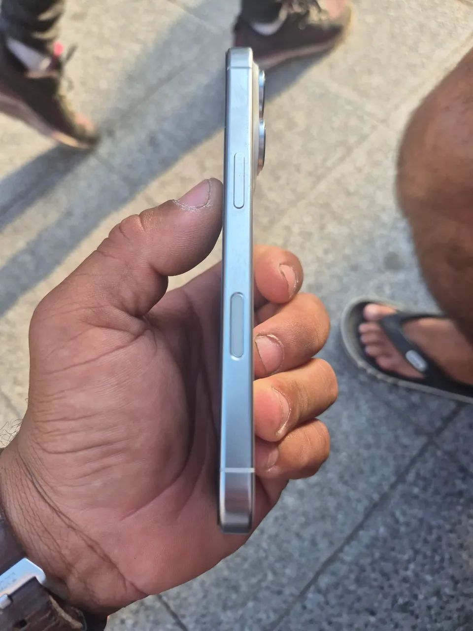IPhone 16 pro 256gb - Foto 2