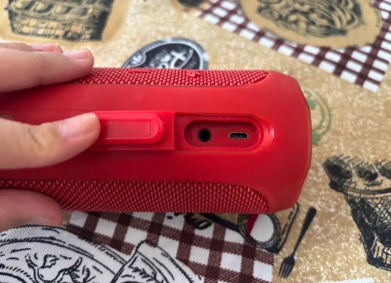 JBL Flip 4 aprova d?água