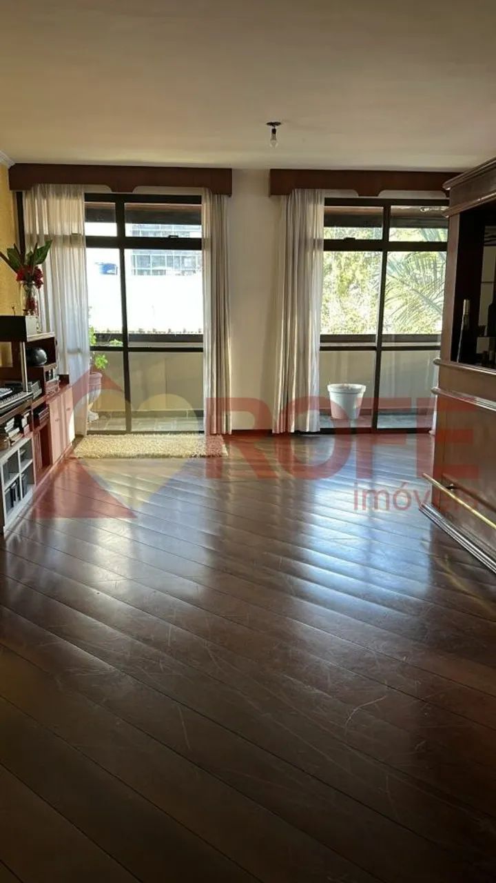 Apartamento com 5 dormitórios e 3 suites, 195m2 na Chacára Santo Anotônio, SP.