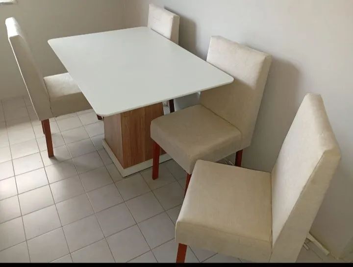 Mesa com tampo de vidro e 4 cadeiras - Foto 5