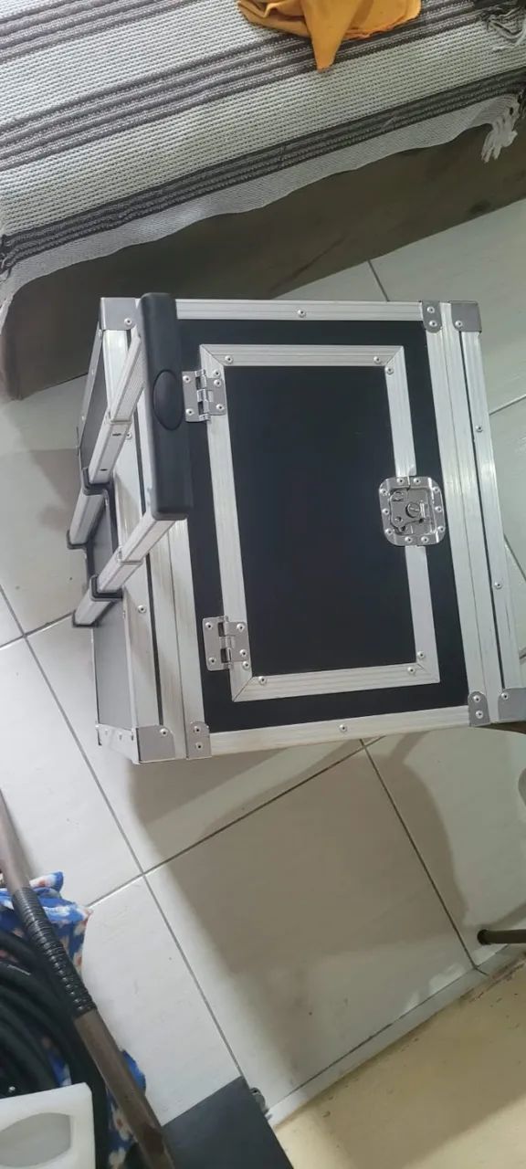 Mesa de Som Ui24 Completa com Case de Rosinha - Foto 3