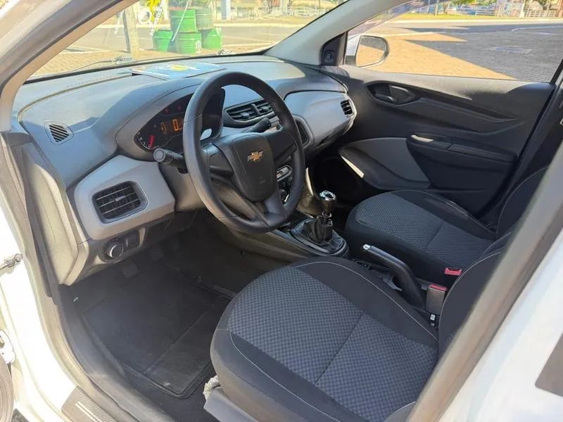 Chevrolet Onix JOY Hatch 1.0 8V Flex Mec. 4P 2019 - Foto 2