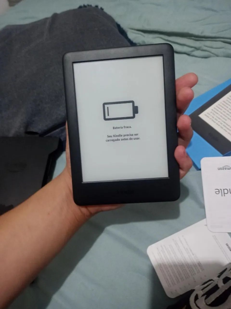 Kindle 10ª GERAÇÃO - SEMI-NOVO COM CAIXA E CARREGADOR ORIGINAL - Foto 2