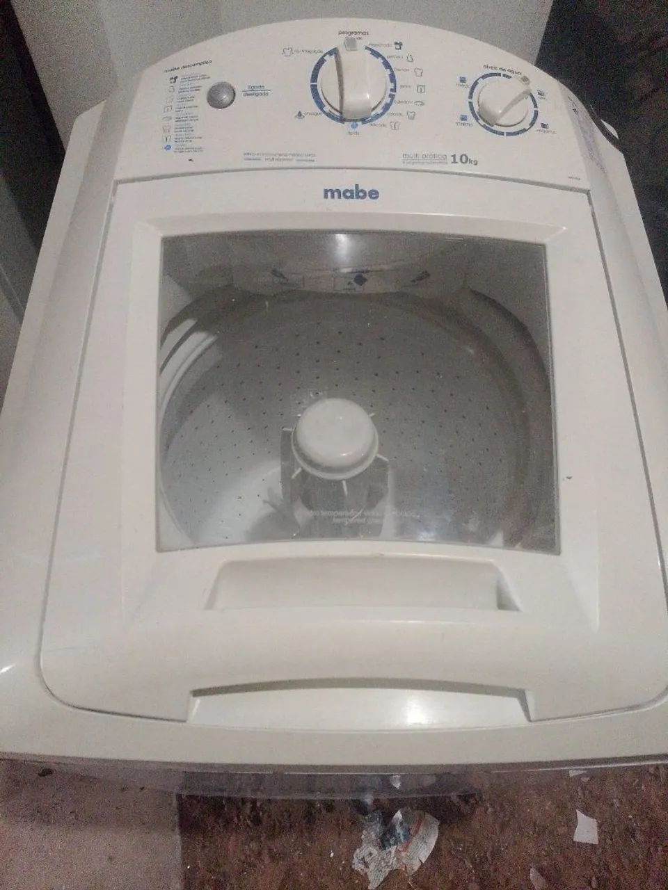 Máquina de lavar roupa em boa condição muito bem cuidada funcionando perfeitamente 