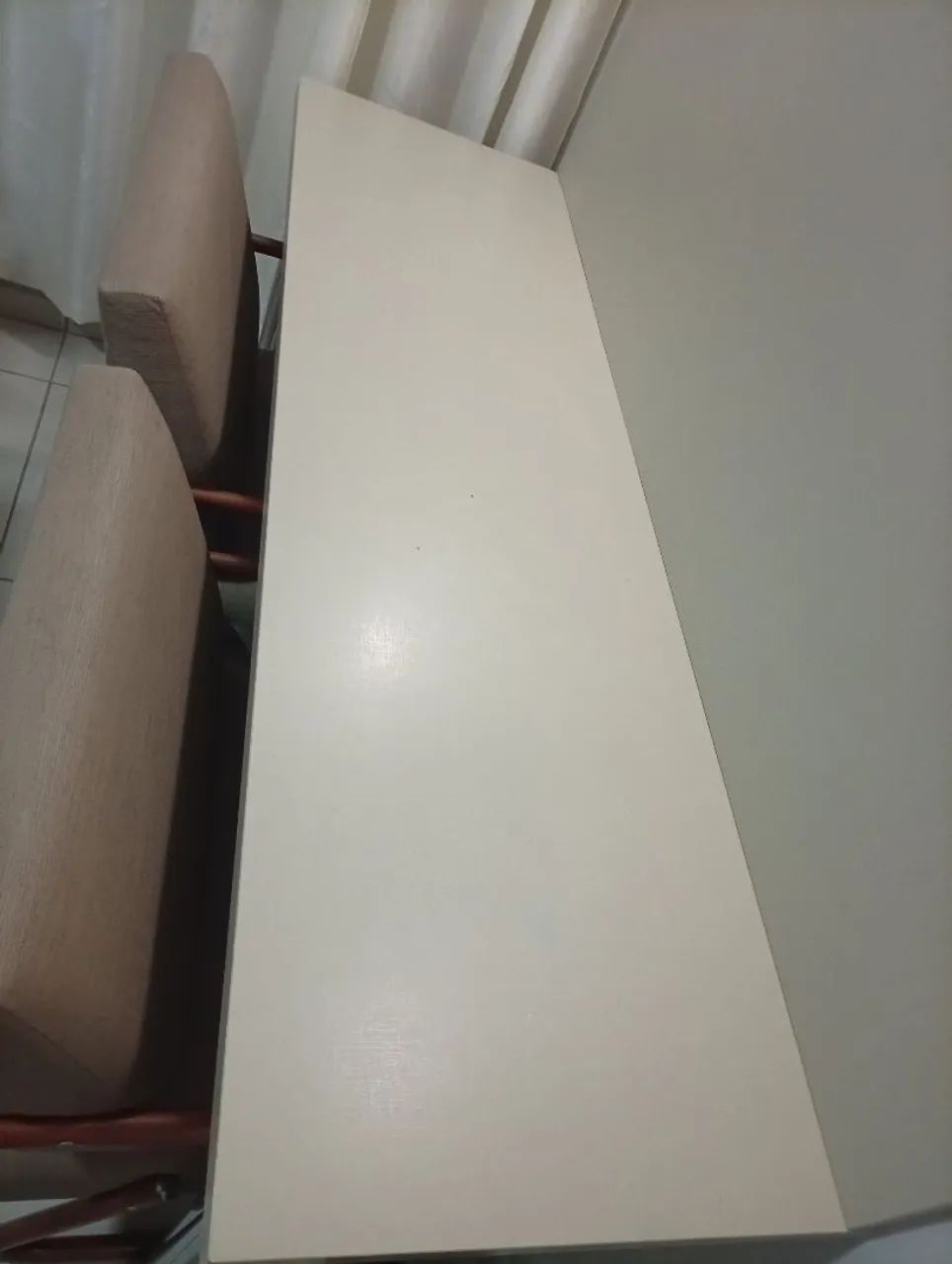 Vende painel com mesa conjugada com duas poltronas em excelente estado, - Foto 4