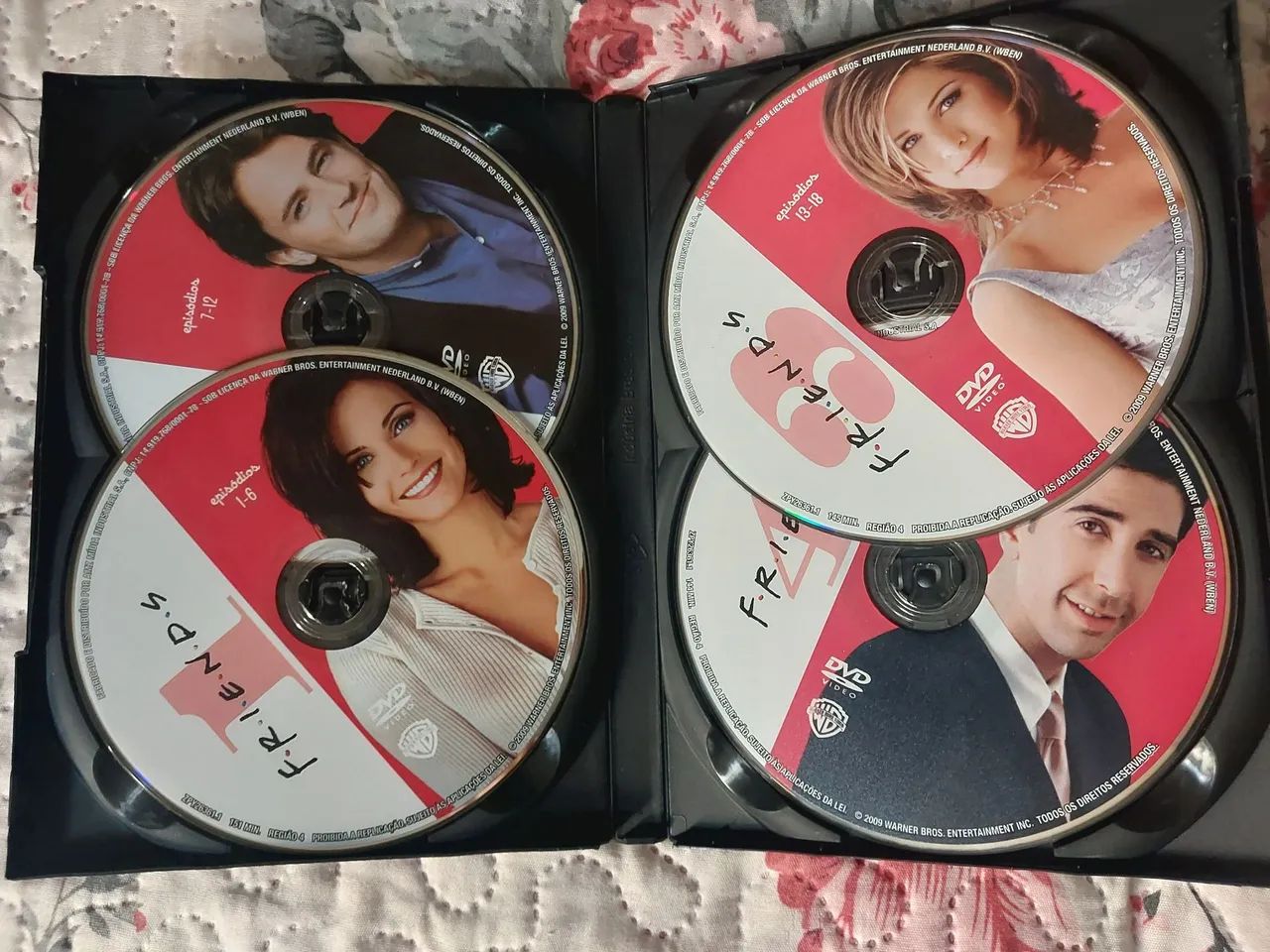 BOX de DVD Friends - As 10 temporadas completas  - Foto 4