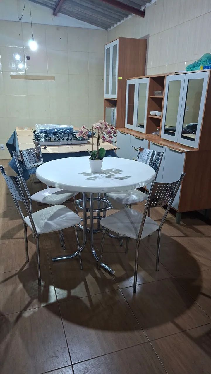 Mesa com 4 Cadeiras 