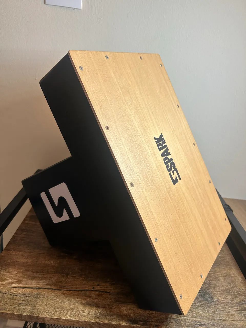 Cajon de colo Spark 