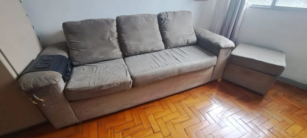 Sofá de 3 lugares + puff - Foto 2