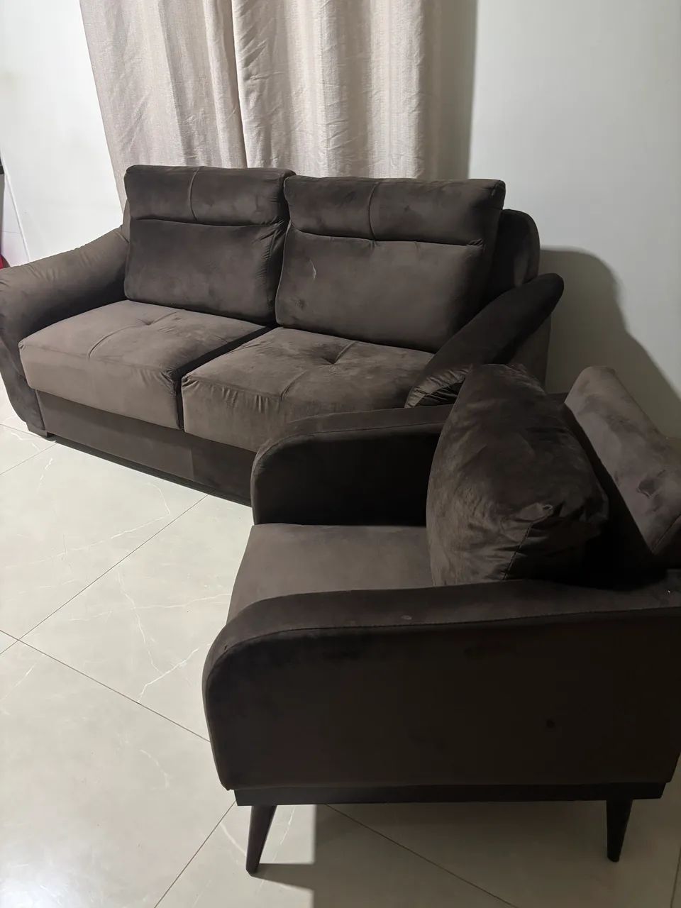 Vendo sofá 2 lugares e poltrona  - Foto 2