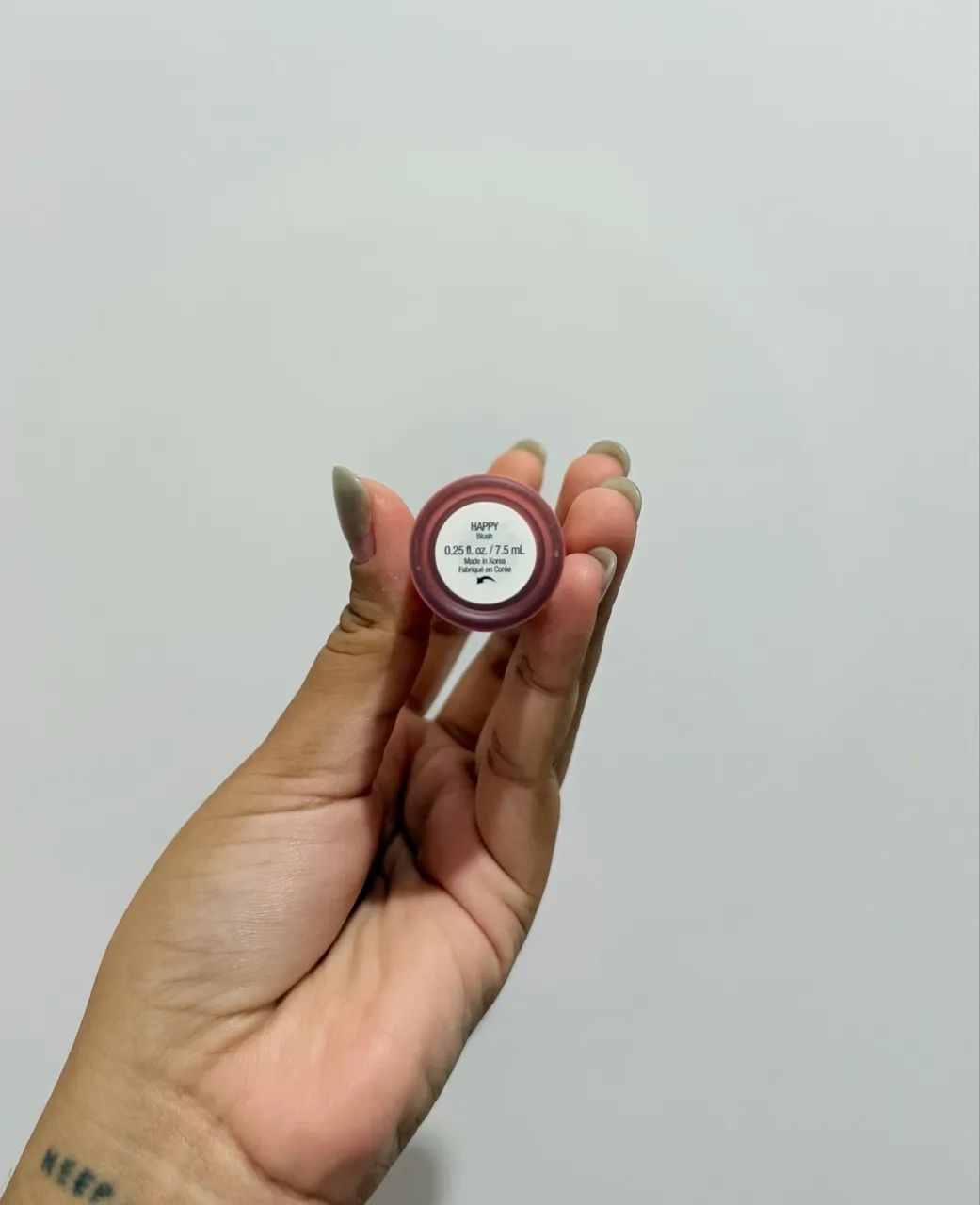 Blush líquido rare beauty - co Happy  - Foto 2
