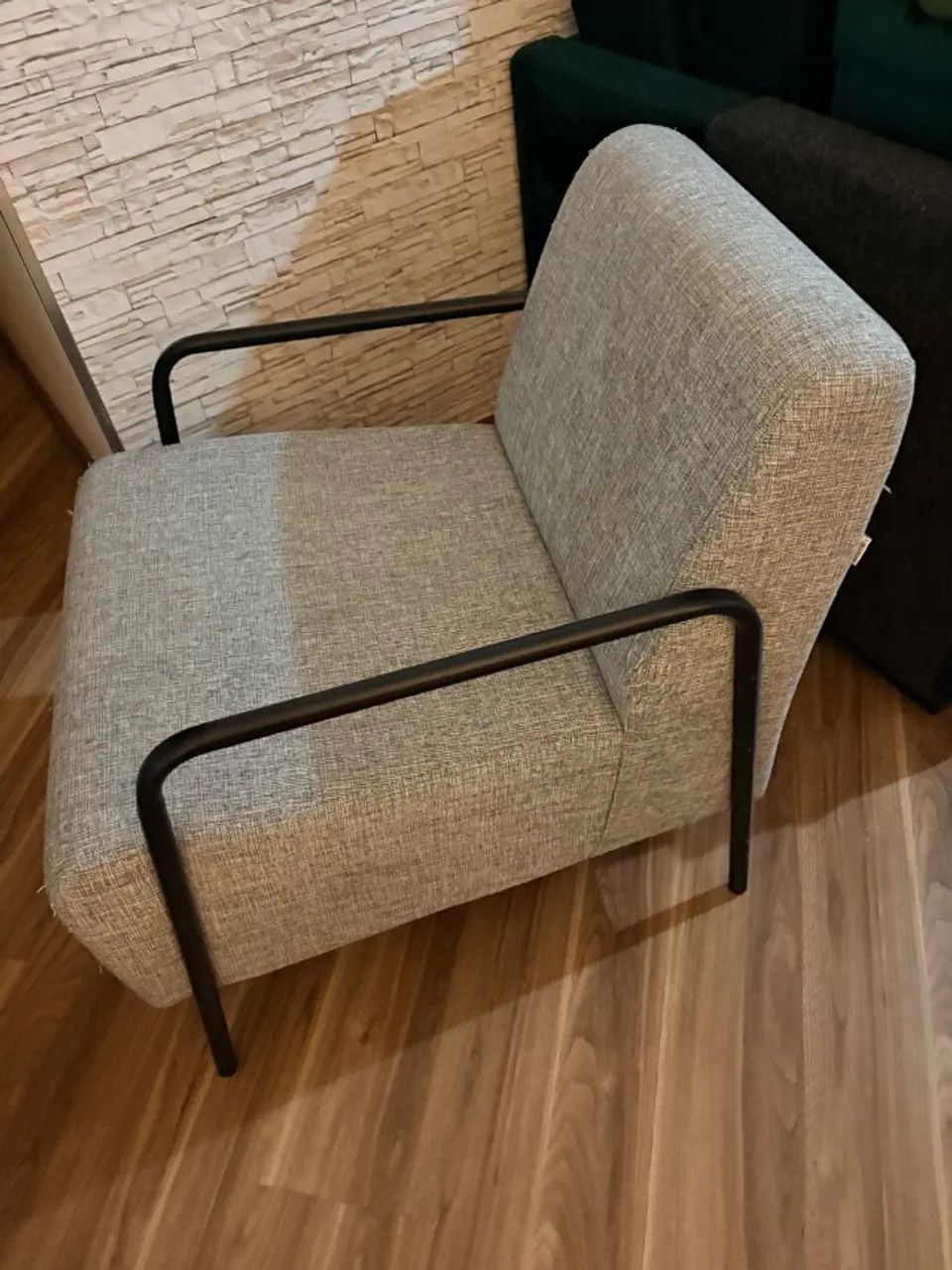 Poltrona e puff com baú Tok Stok - Foto 4