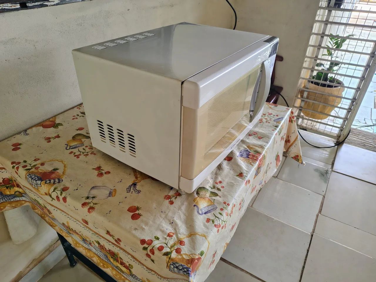 Microondas 28l usado - Foto 2