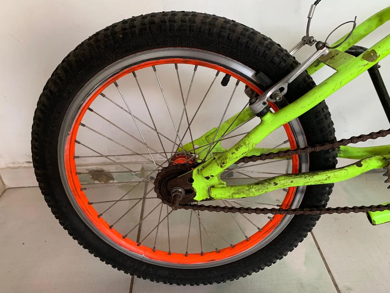 Bicicleta infantil aro 20 - Foto 4
