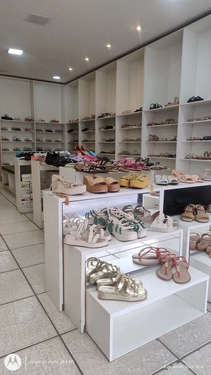 LOJA DE CALÇADOS, OPORTUNIDADE ÚNICA!!!! Todo o estoque, todo mobiliário e iluminação.