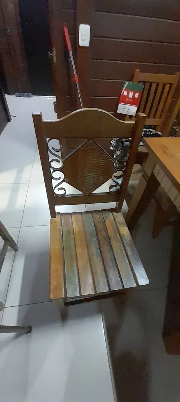 Mesa de madeira e demolição  - Foto 2