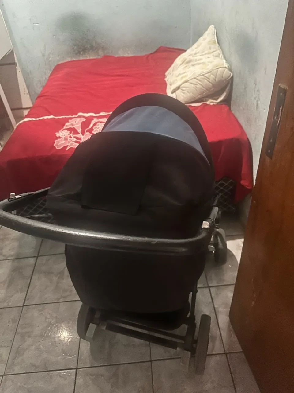 Vendo carrinho de bebê - Foto 2