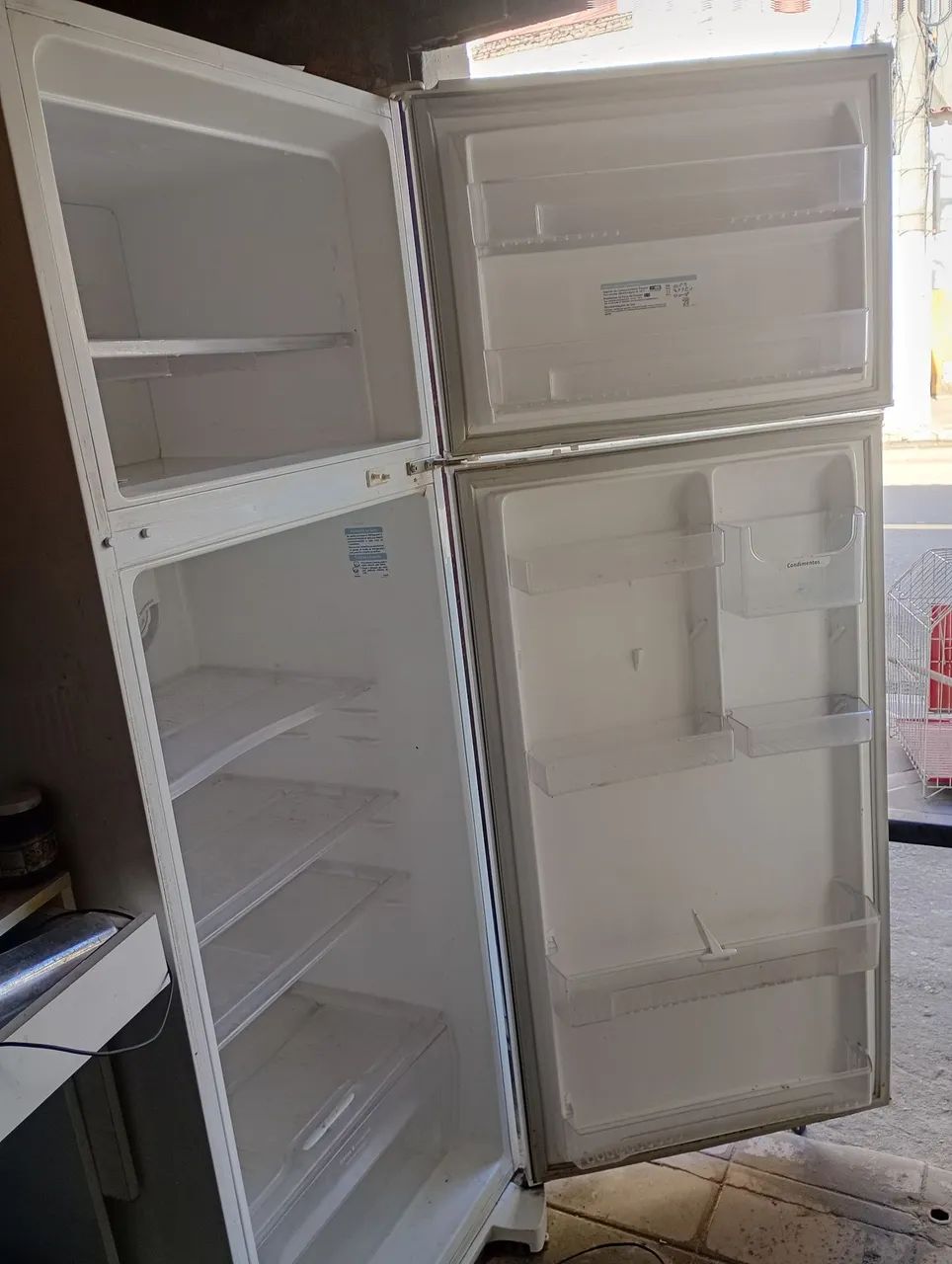 Geladeira duplex Electrolux 490 l super conservada e funcionando 100% - Foto 3