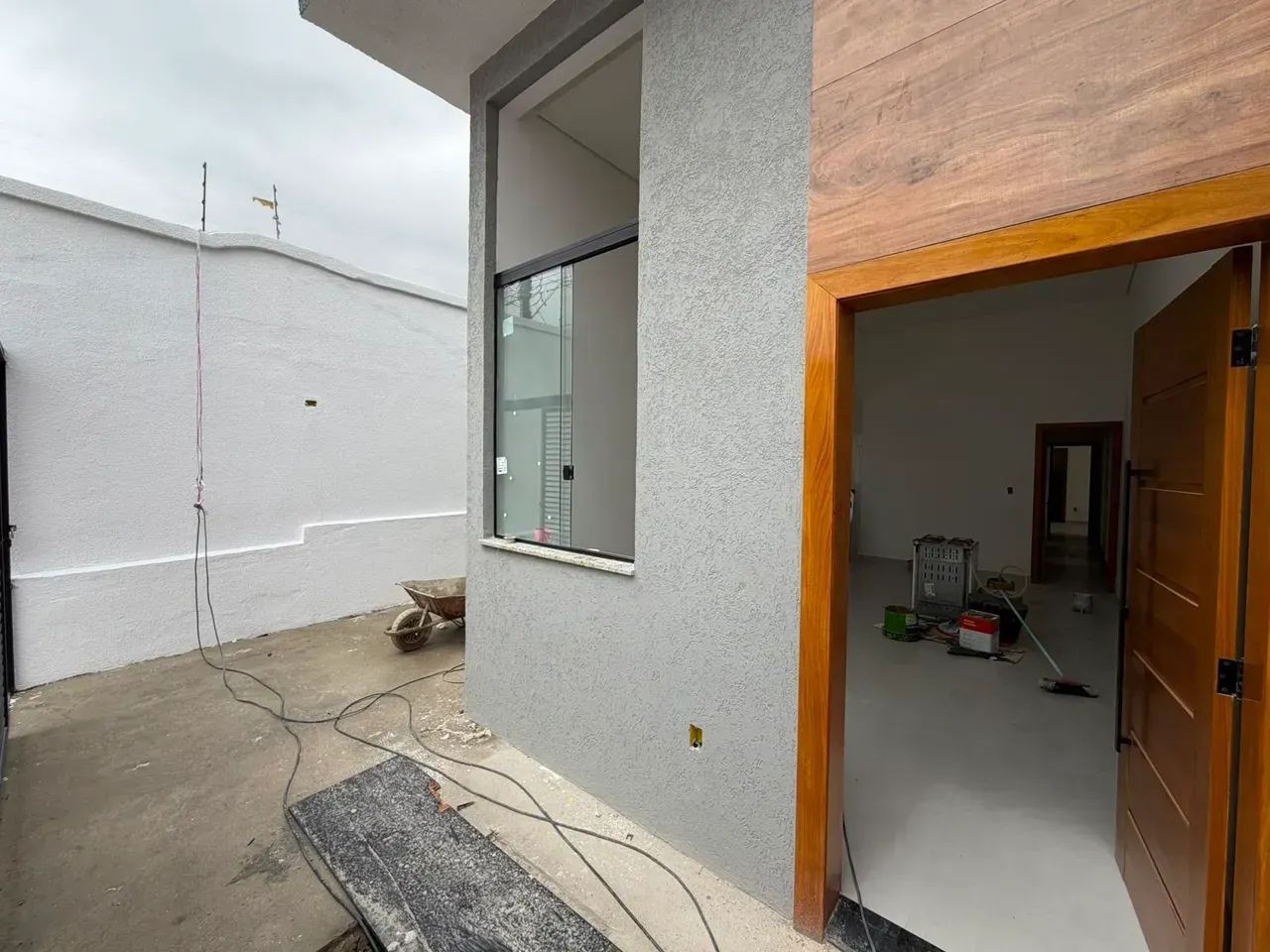 Casa Linear com 3 quartos  sendo 1 suíte 2 banheiros 3 vagas - Foto 3