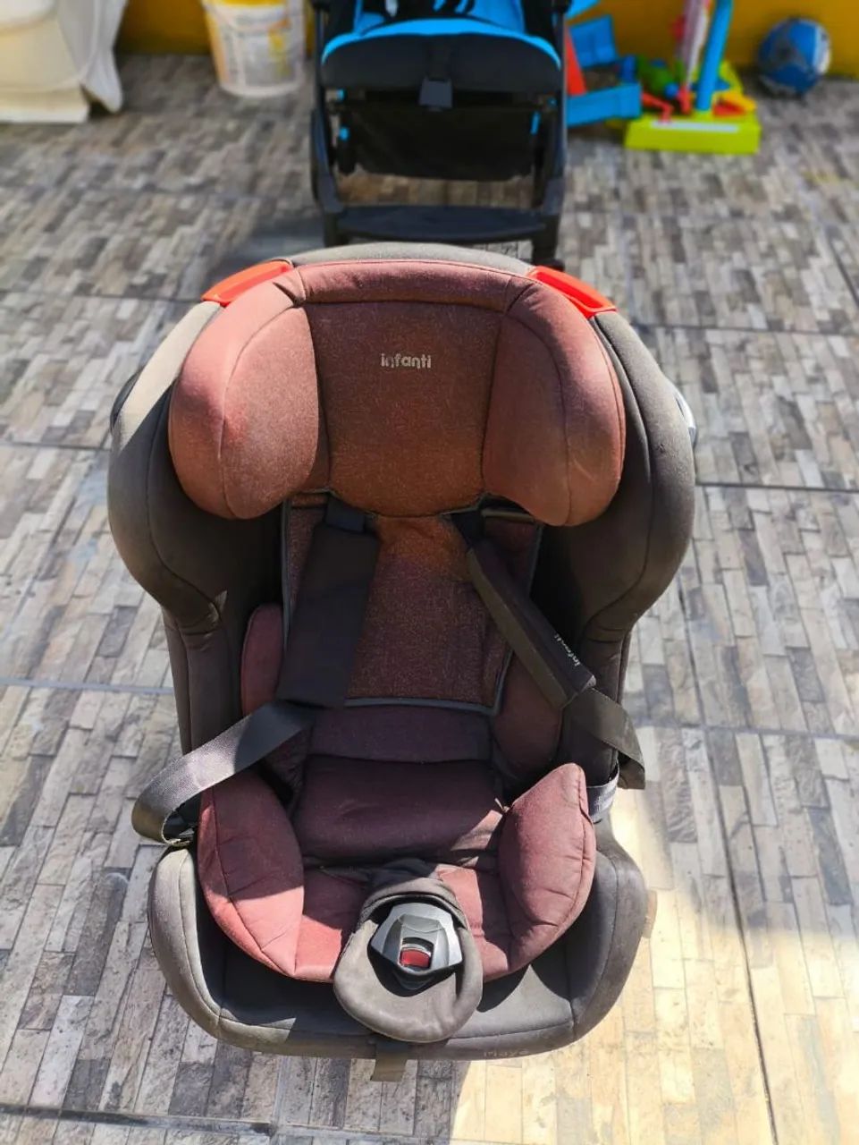 Cadeirinha de bebê veicular Inclinável 