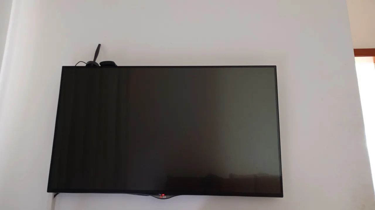 Tv LG 43 polegadas, não smart mas vai com aparelho Roku tv - Foto 3
