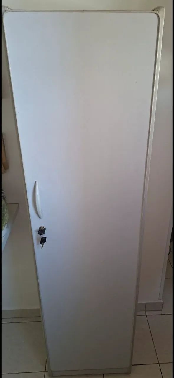 Armário 1 porta
