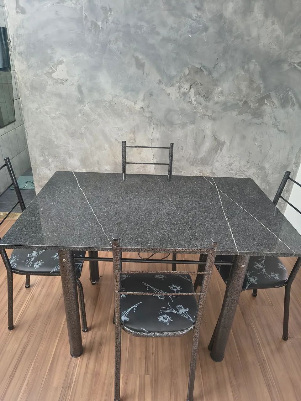 Conjunto mesa 04 cadeiras granito