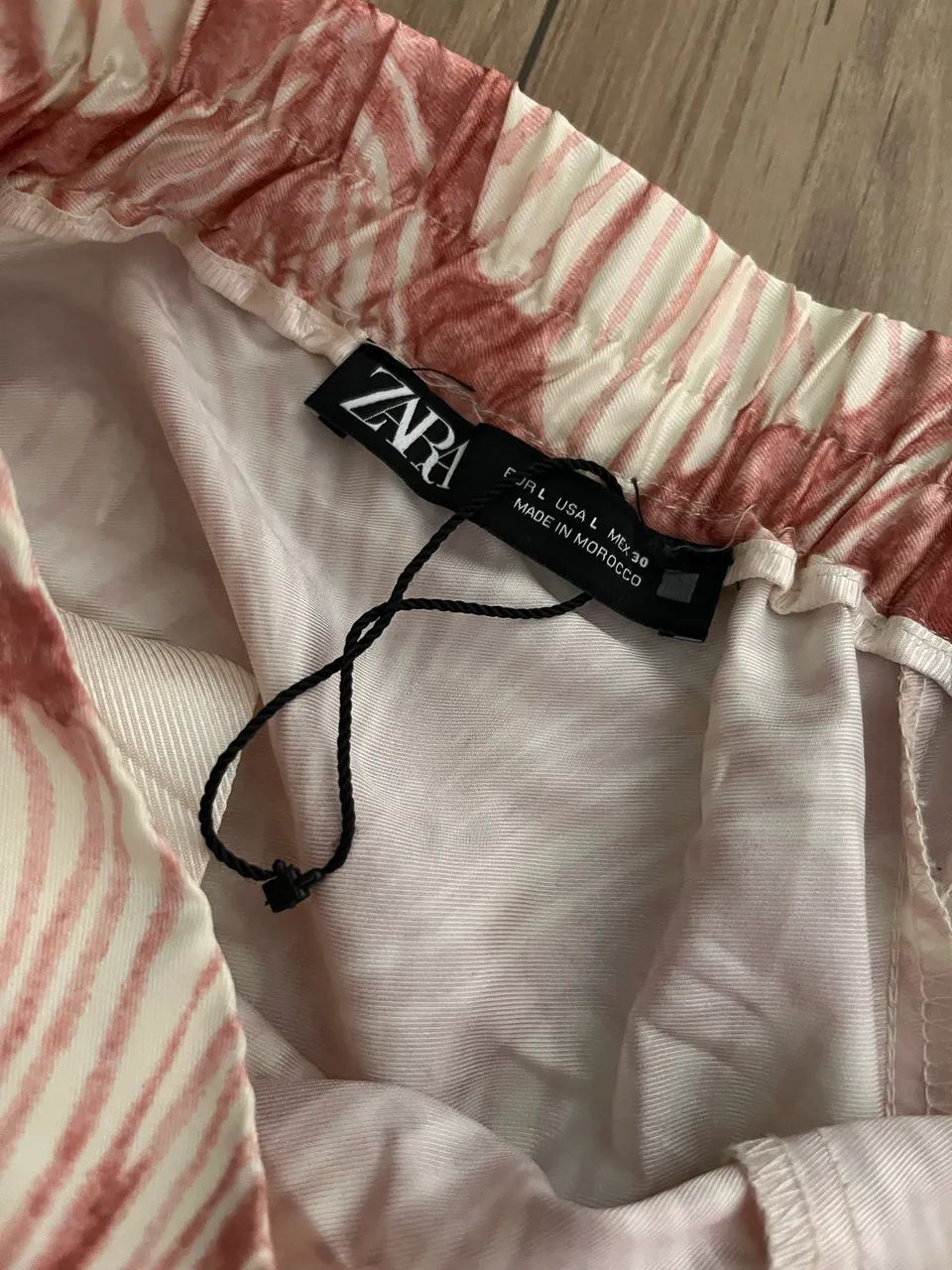 Calça pantalona ZARA - Tam G nova - Foto 2