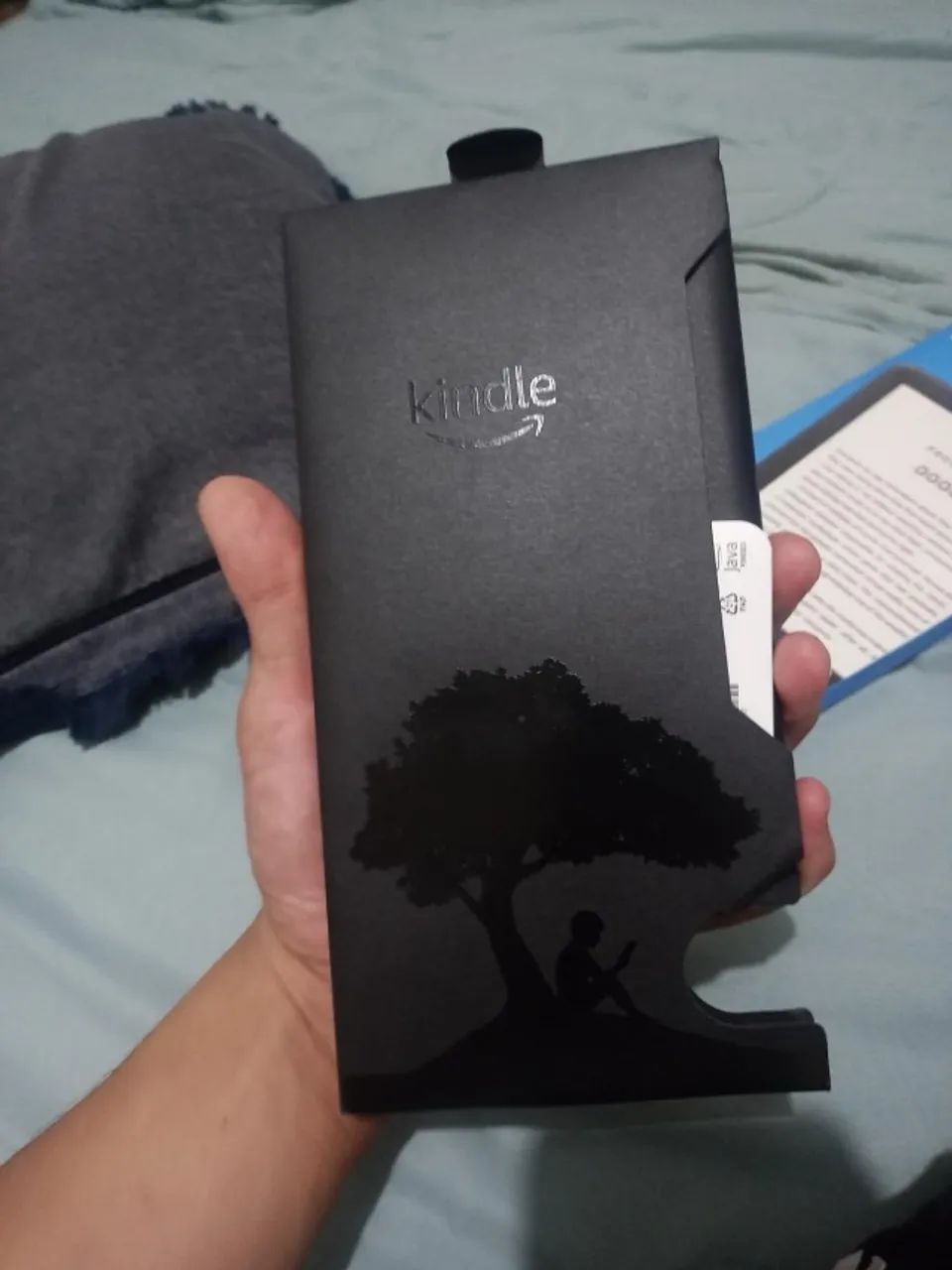 Kindle 10ª GERAÇÃO - SEMI-NOVO COM CAIXA E CARREGADOR ORIGINAL - Foto 4