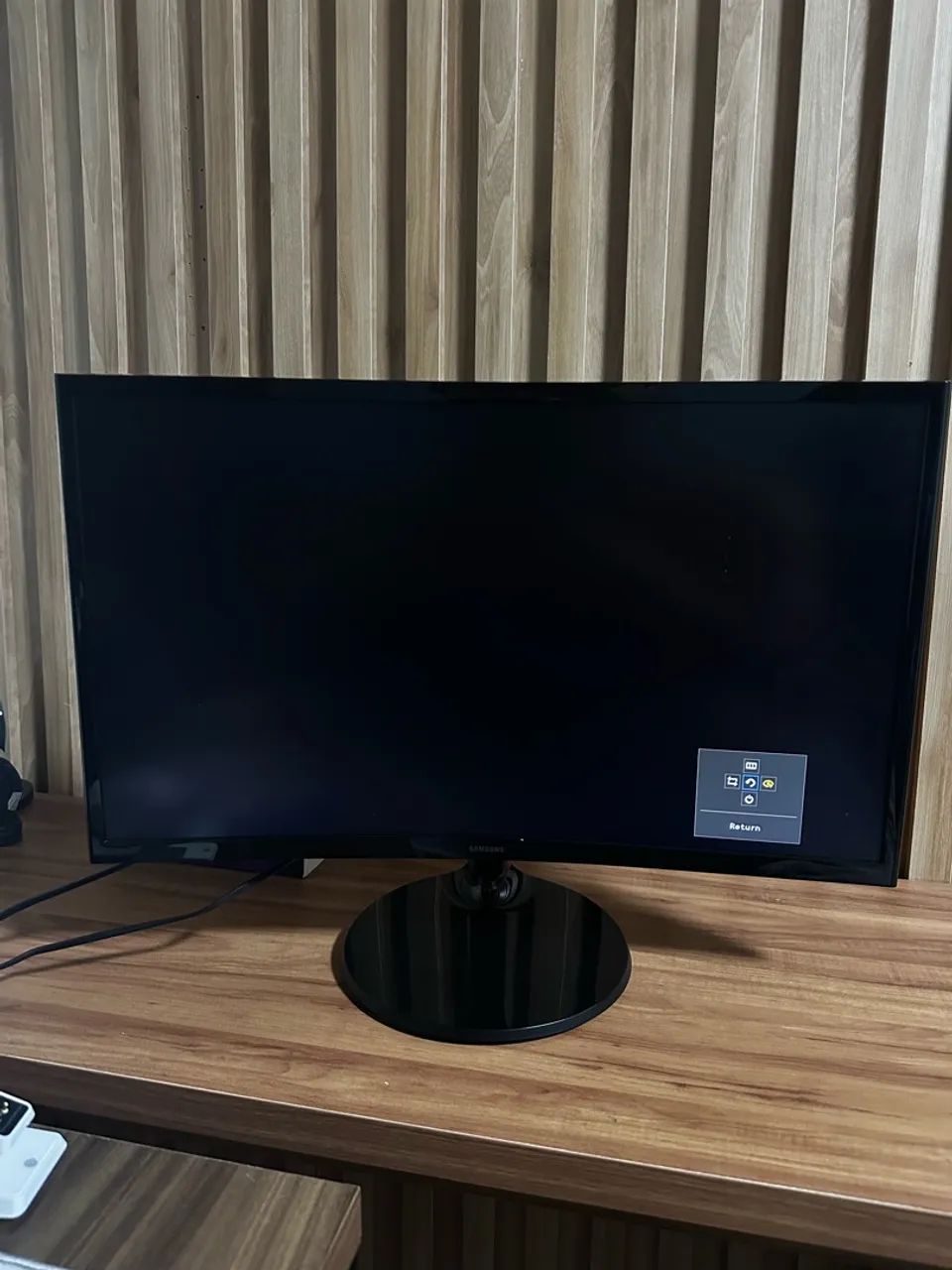 Monitor Samsung tela curva 24 polegadas(troco em iPhone ou vídeo game)