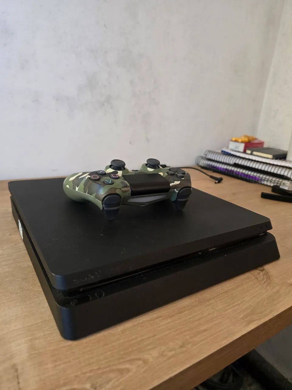 PS4 Slim 1TB + Controle Original Sony