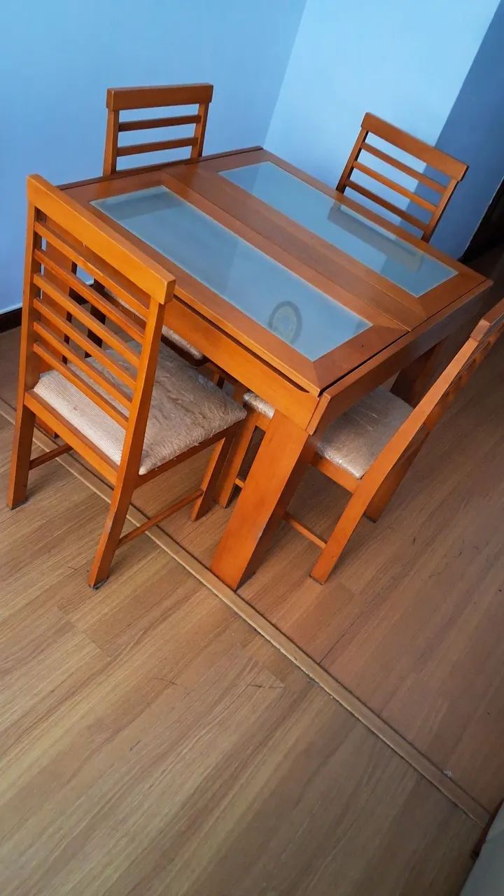 Mesa e cadeiras de madeira pura - Foto 4