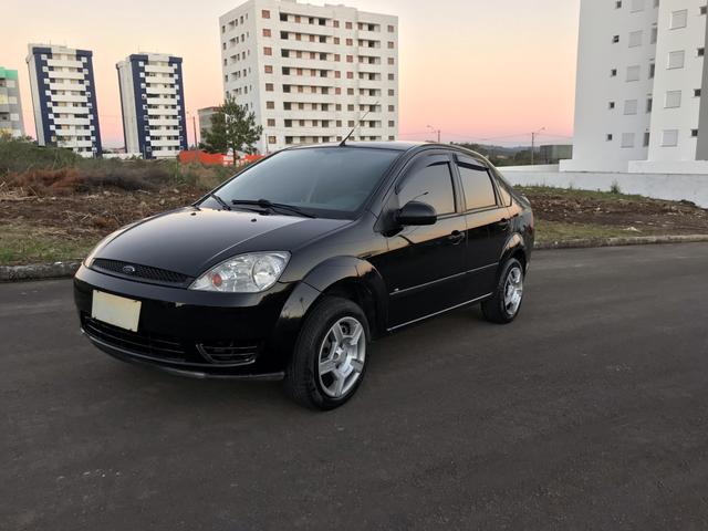Fiesta 1.6 Sedan Entrada de R$4000
