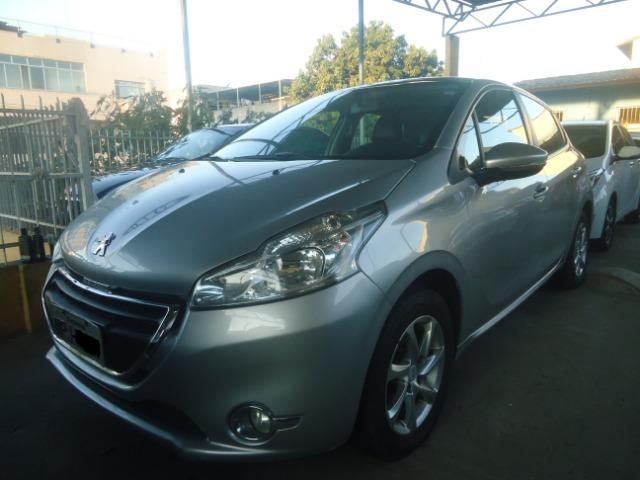 Peugeot 208 1.5 M. 2014 Único Dono! c/ teto panorâmico