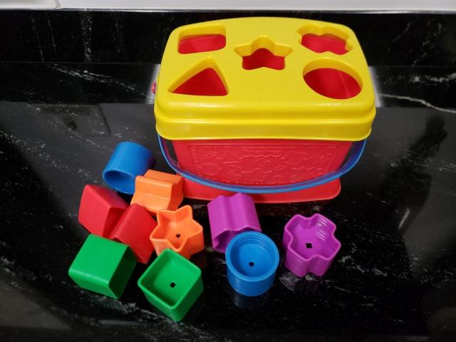 Balde e Blocos de Montar - Fischer Price