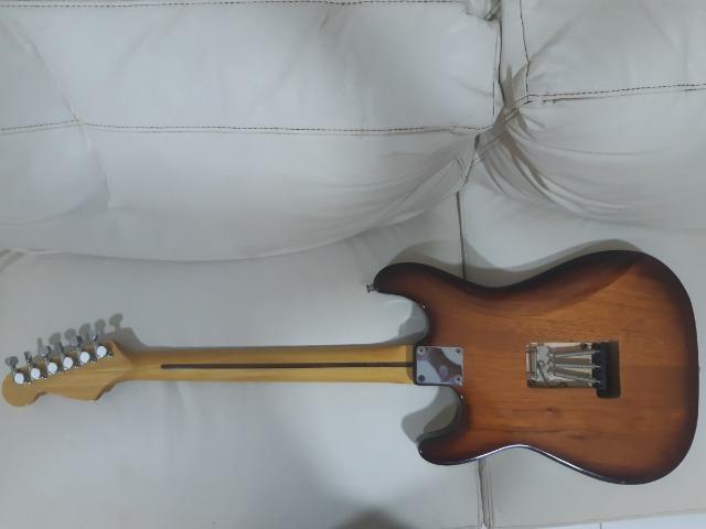 Guitarra stratocast