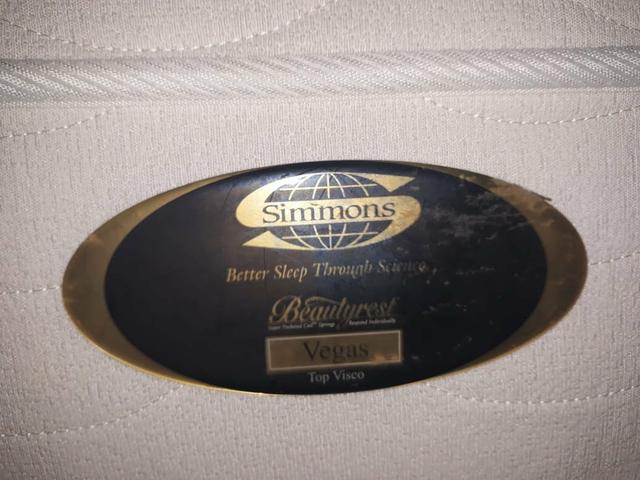 Simmons - Foto 4