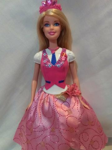 Boneca barbie filme escola de princesas