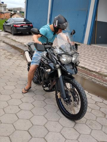 Vendo linda Tiger preta