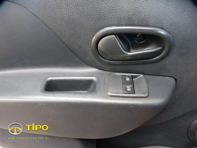 RENAULT SANDERO AUTHENTIQUE 1.0 2018 - Foto 15