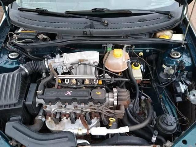 Corsa 99 completo abaixei o preço pra vende logo aceito troca por moto