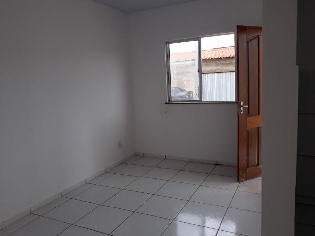 Aluga-se casa 2 quartos no portal do paço estrada de ribamar - Foto 2