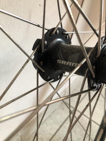 Rodas aro 29 Sram + raios e cubos oportunidade - Foto 3