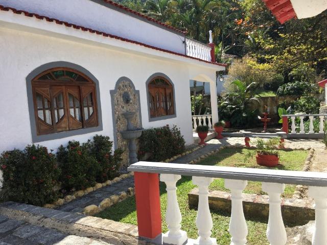 Guapimirim Casa Linear 3000m² com 3Qts com churrasqueira e quintal - Foto 2