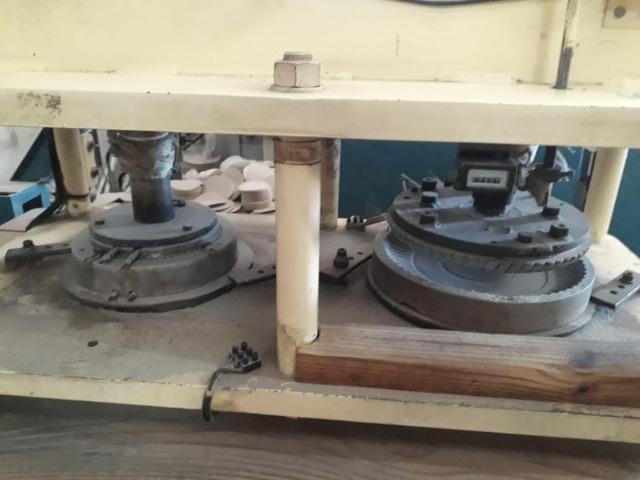Maquina de fazer pratos