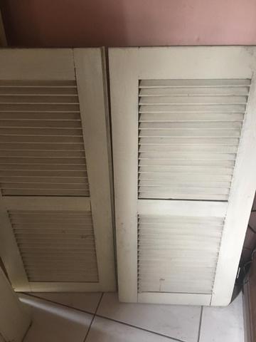 Vendo janela de madeira